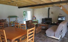 Maison champêtre, cheminées, vidéo projecteur, jeux